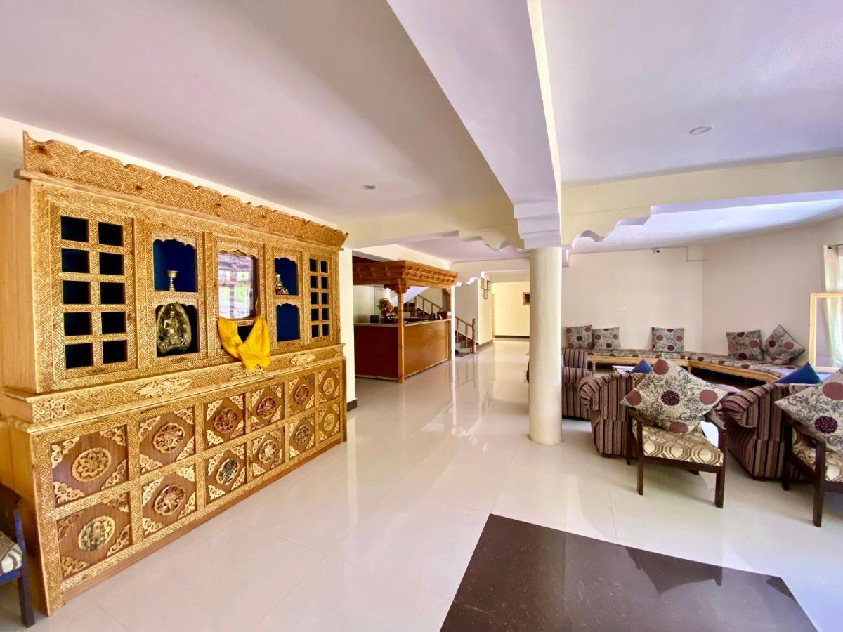 Hotel Palam Hills 레 외부 사진