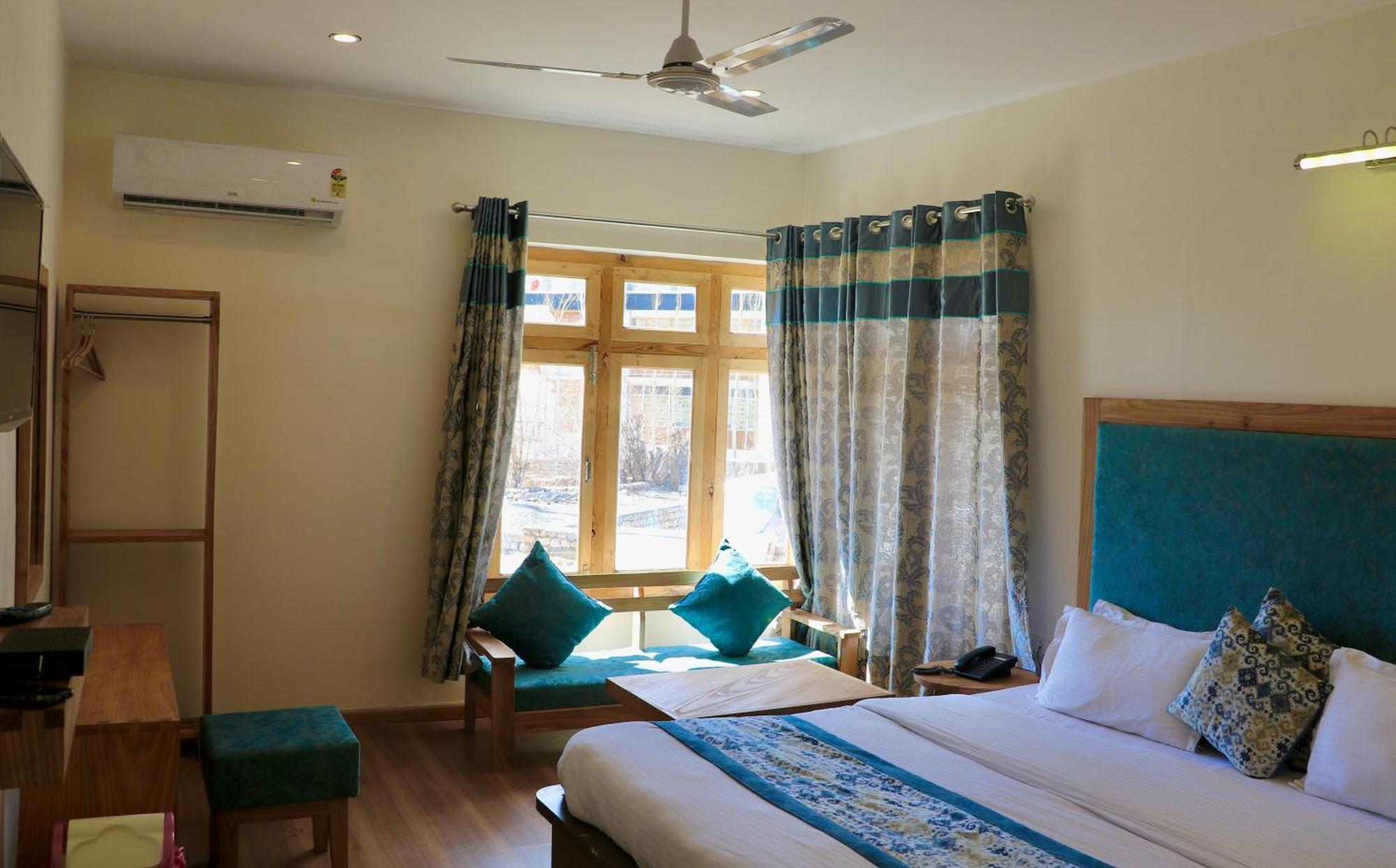 Hotel Palam Hills 레 외부 사진