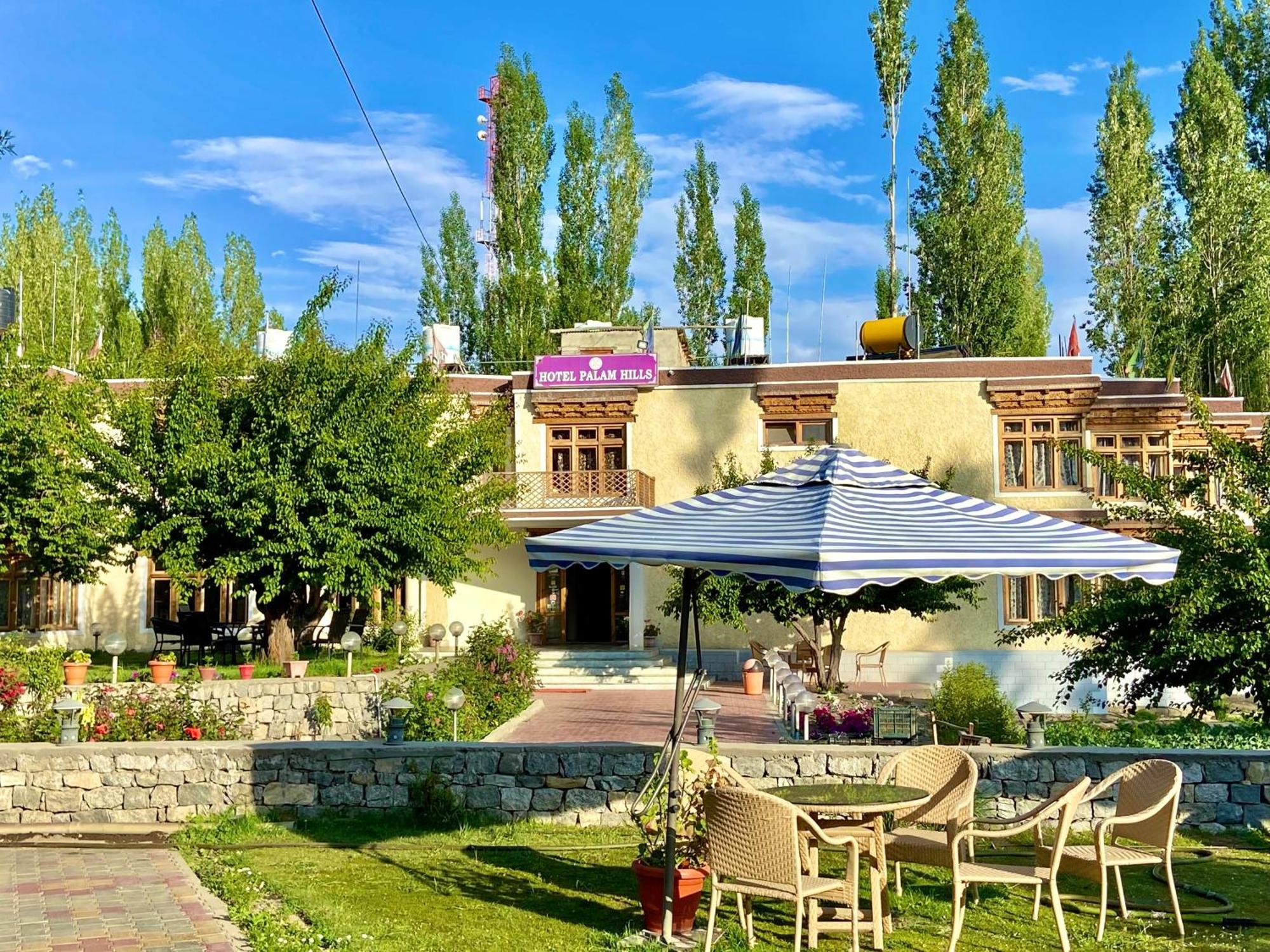 Hotel Palam Hills 레 외부 사진