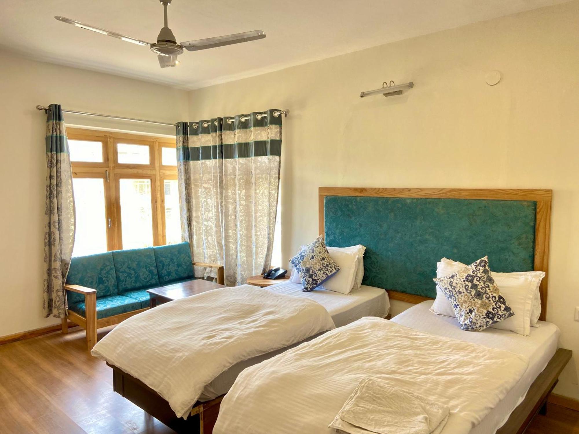 Hotel Palam Hills 레 외부 사진